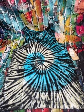 U.S. Vintage Men's Blue & Black Spiral Tie-Dye Tank Top medium